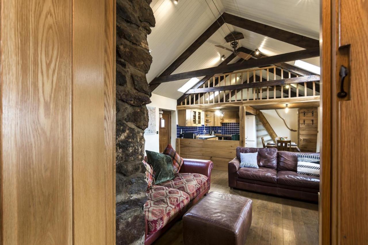 Foxglove - Luxurious Barn Conversion - Blossom Farm Johnston Екстер'єр фото