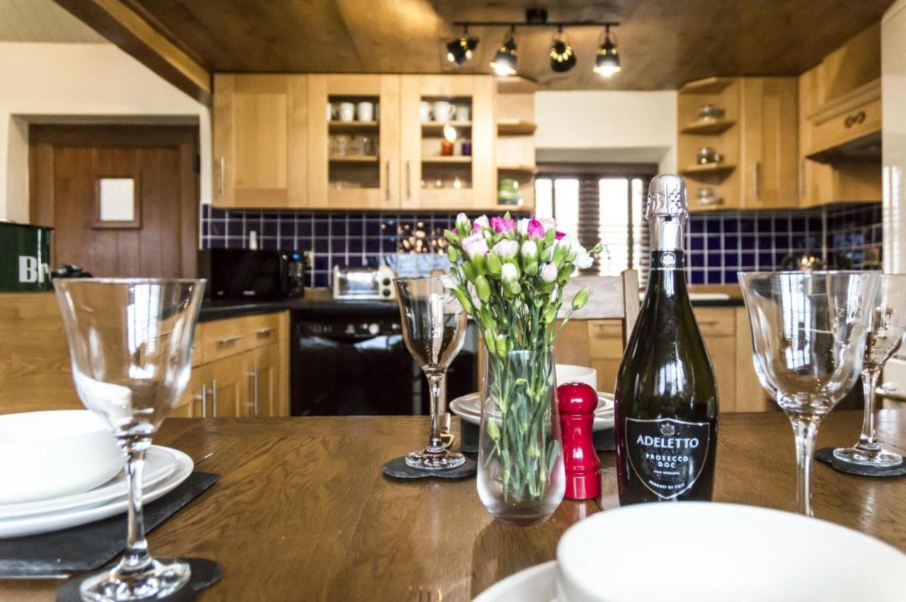 Foxglove - Luxurious Barn Conversion - Blossom Farm Johnston Екстер'єр фото