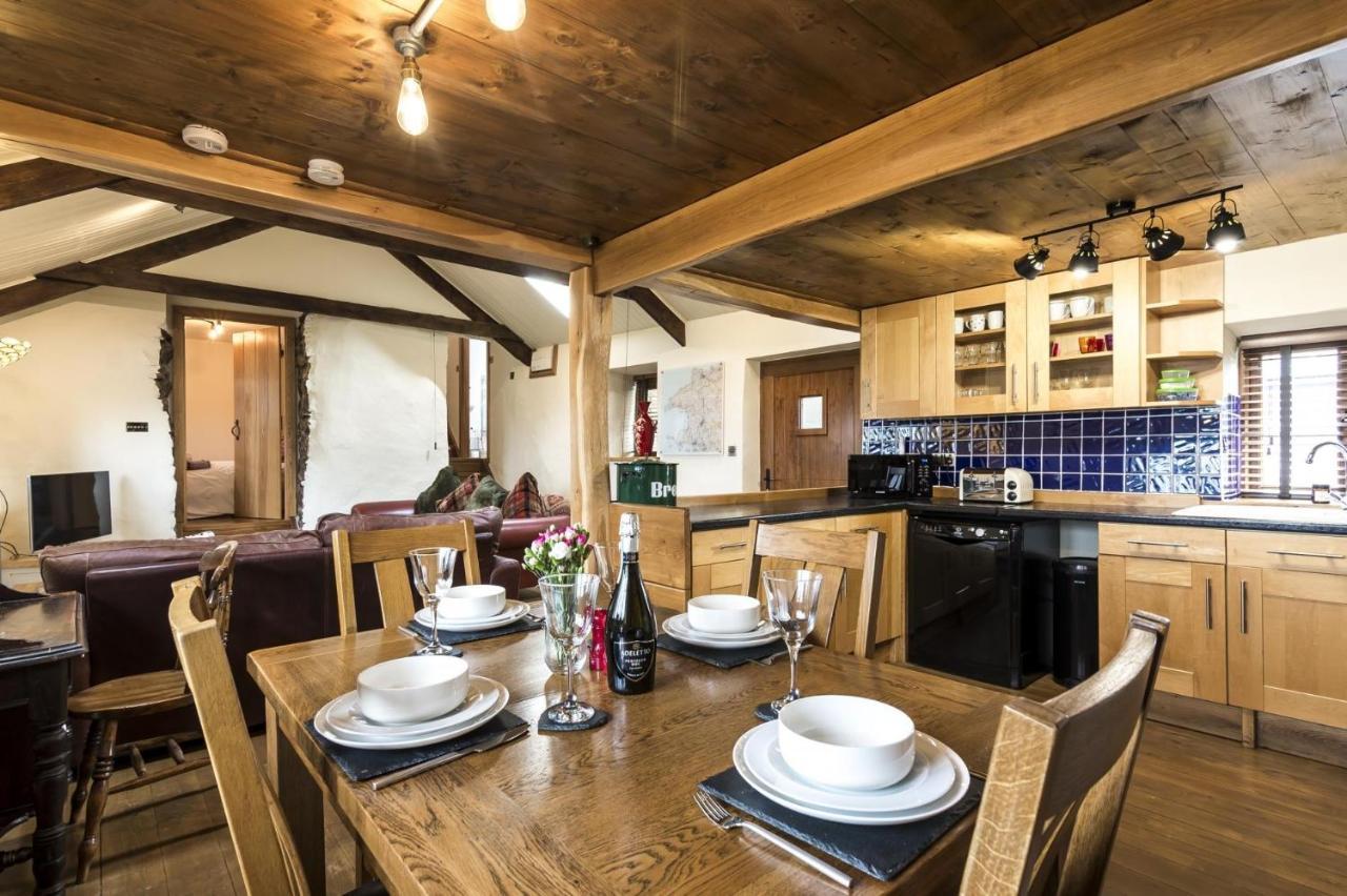 Foxglove - Luxurious Barn Conversion - Blossom Farm Johnston Екстер'єр фото