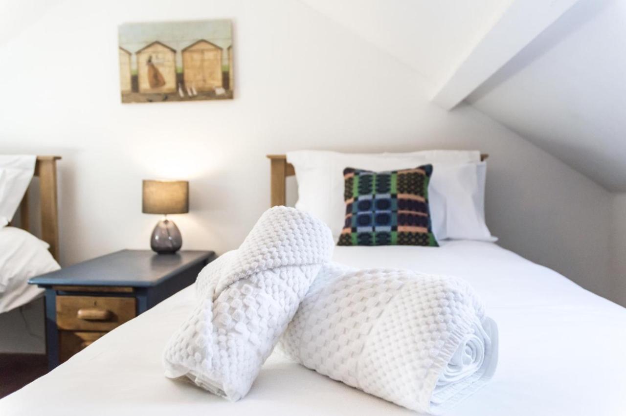 Foxglove - Luxurious Barn Conversion - Blossom Farm Johnston Екстер'єр фото