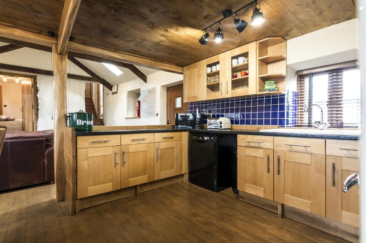 Foxglove - Luxurious Barn Conversion - Blossom Farm Johnston Екстер'єр фото