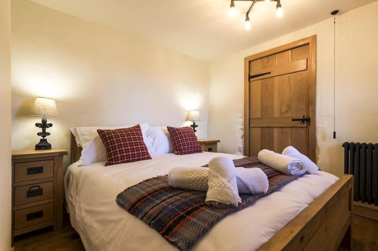 Foxglove - Luxurious Barn Conversion - Blossom Farm Johnston Екстер'єр фото