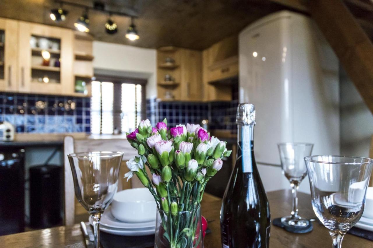 Foxglove - Luxurious Barn Conversion - Blossom Farm Johnston Екстер'єр фото