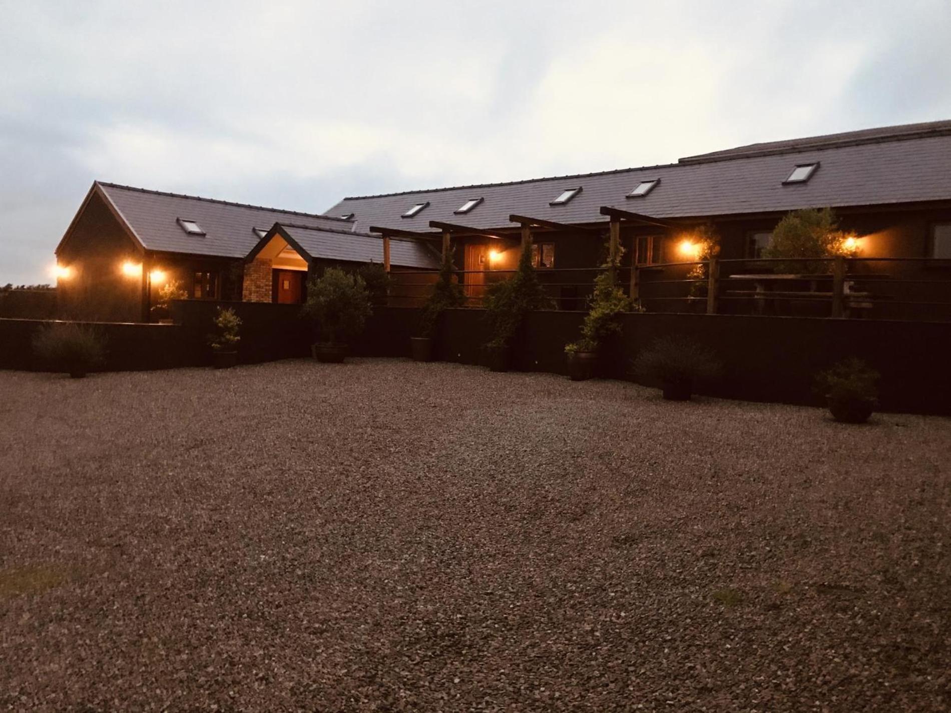 Foxglove - Luxurious Barn Conversion - Blossom Farm Johnston Екстер'єр фото